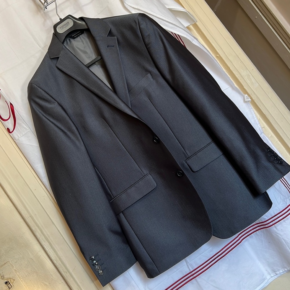 Kenneth Cole Grey Shark skin blazer/suit jacket 40R 2 buttons